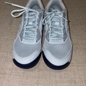 Asics | Women's Upcourt 5 Volleyball Shoes | Size 8